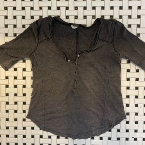 We the Free dark gray quarter sleeve tee in a size XS